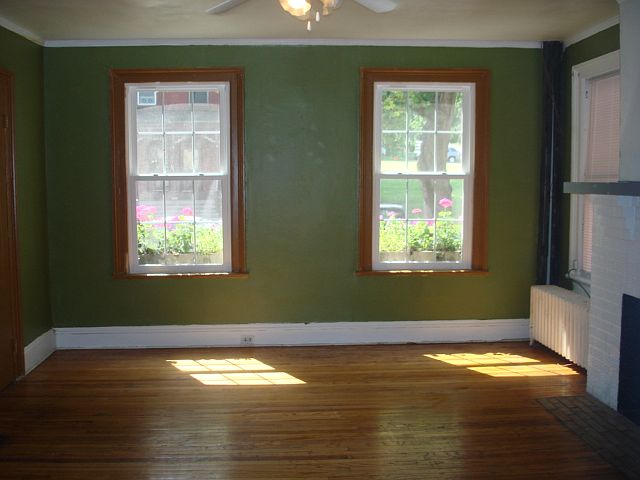 1st image of 254 Montgomery St APT 1