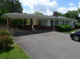 104 S Main St, Jonesville, NC 28642
