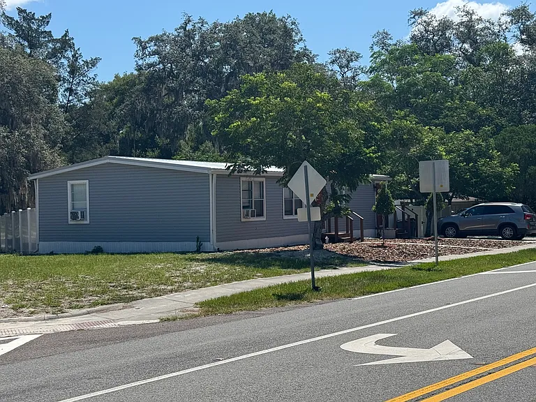 1445 Lake Dr — Photo 10