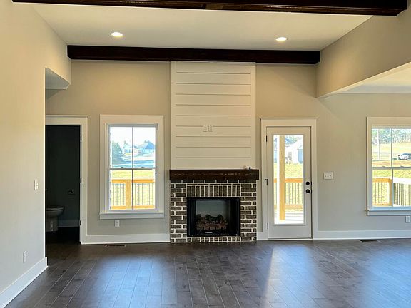 3rd image of 108 Carolina Ln NE #32