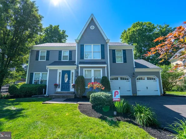 125 Runnymede Dr, Lansdale, PA 19446