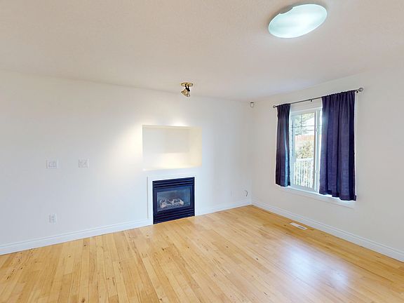 4th image of 1331 8th Ave NE