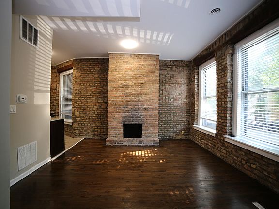 3rd image of 3433 N Elaine Pl APT 1F