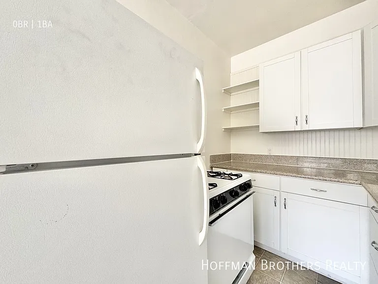 439 N Van Ness Ave #4 — Photo 3