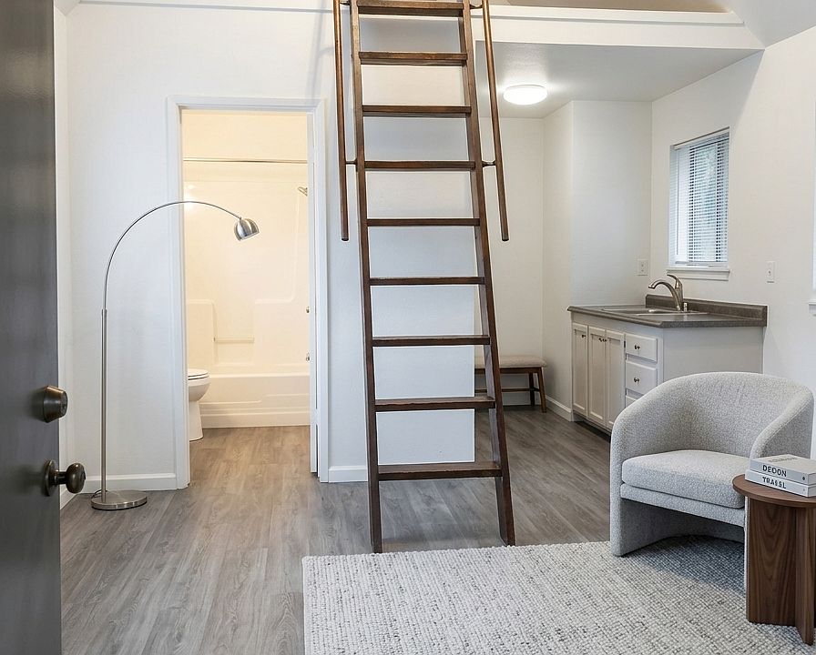 1st image of 1234 1/2 Ivy St #B