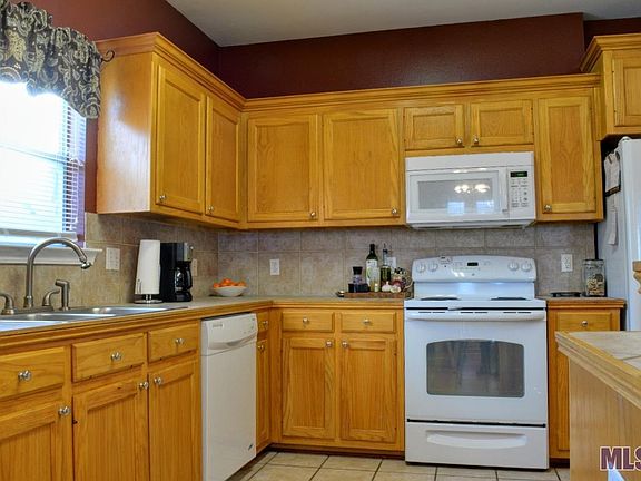 3rd image of 35994 Wilmington Ave