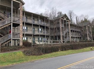 800 Meadowview Dr APT 10, Boone, NC 28607