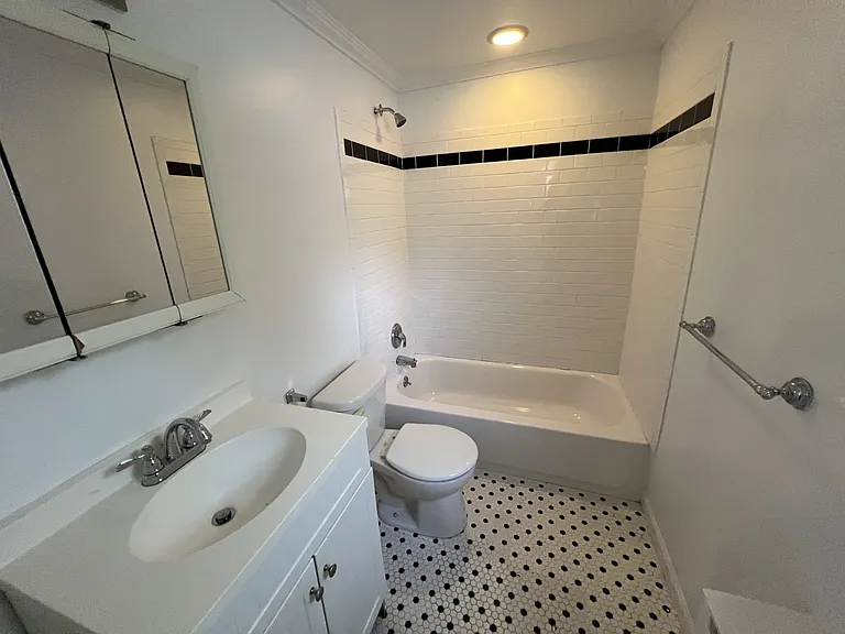 166A Frost Pond Rd — Photo 6