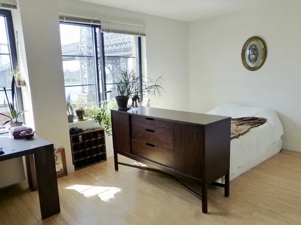 15 Dunham Place image 3 of 12