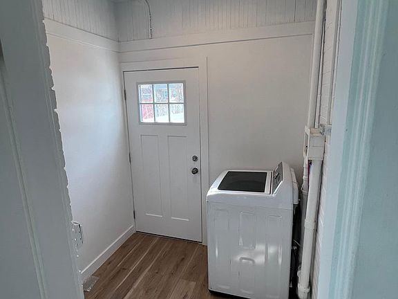 5th image of 210 E Hampton Ave #210