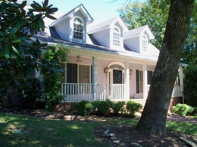 2nd image of 1156 Emily Ct