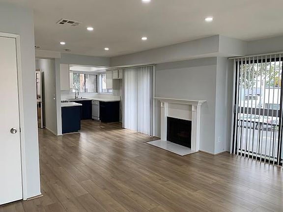 2nd image of 800 E Wilson Ave #101