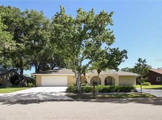 1660 Country Ln, Dunedin, FL 34698