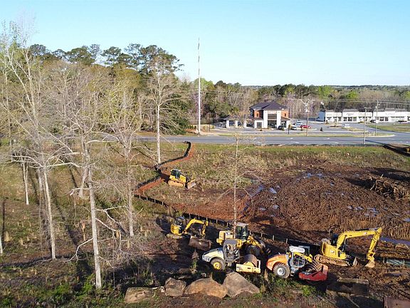 5th image of 1415 Bass Rd