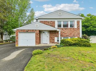 319 Rockaway St, Islip Terrace, NY 11752