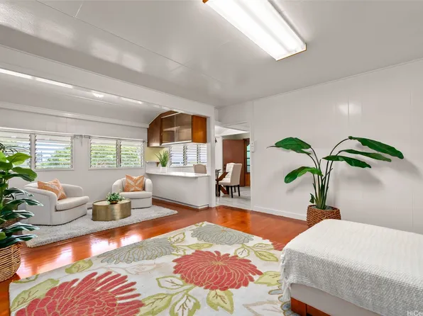 1029 Mamalu Pl, Honolulu, HI 96817