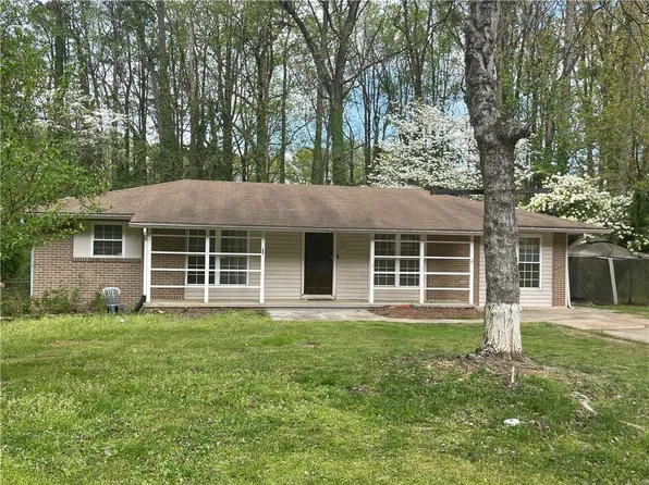 929 Creekdale Dr, Clarkston, GA 30021