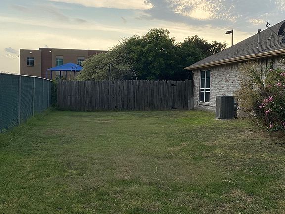 2nd image of 805 Parkhill Dr