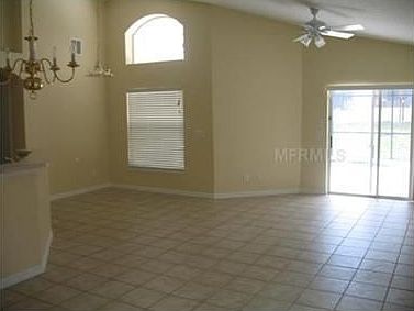 4th image of 647 Paloma Dr