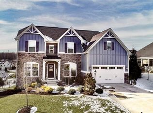 504 Blossom Dr, Canonsburg, PA 15317