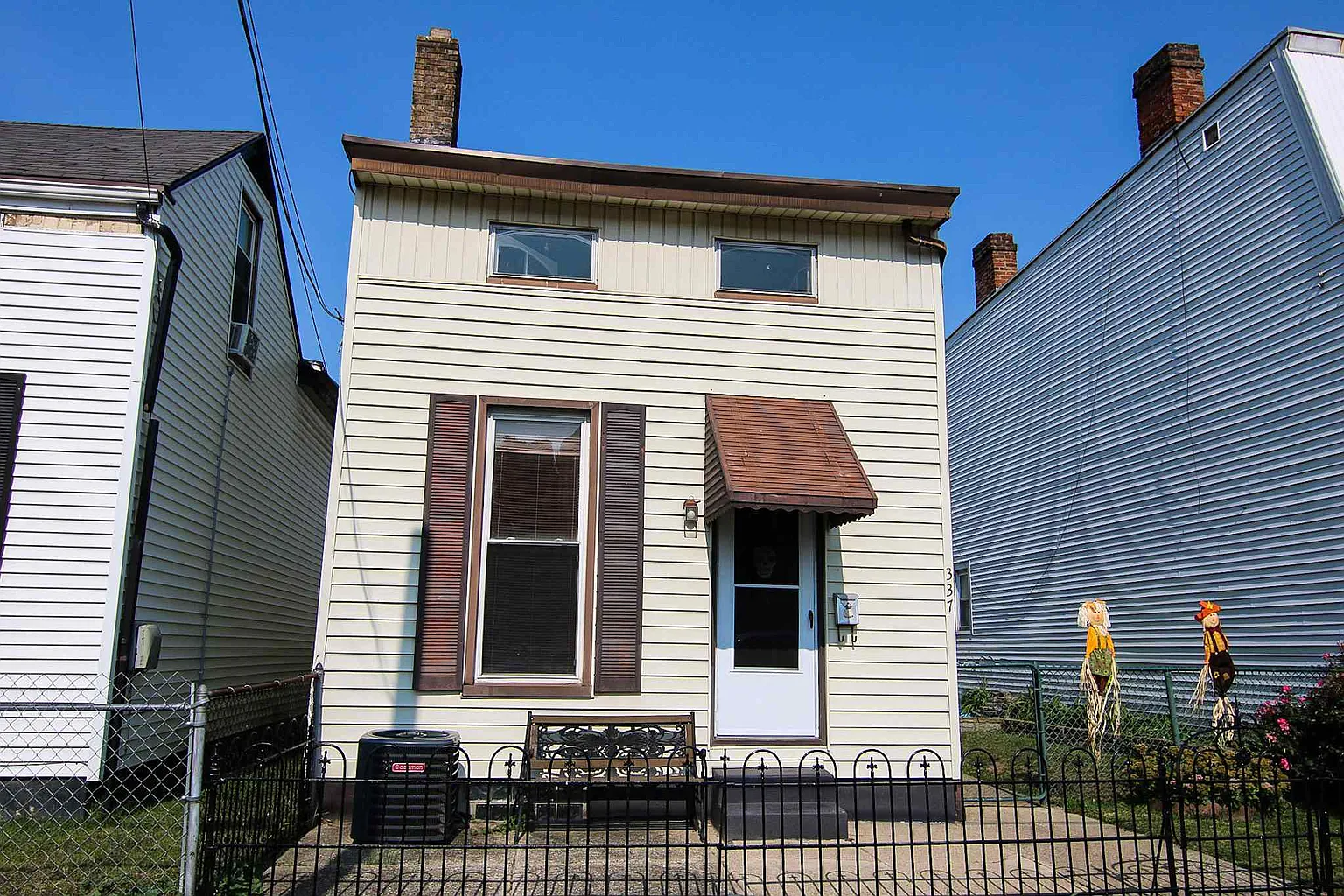 337 W 12th St photo 1