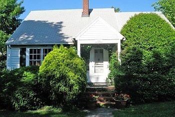 2nd image of 55 Madison St