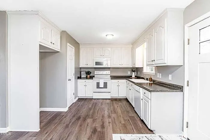526 Mill St — Photo 3