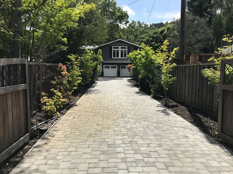 2nd image of 3237 La Canada