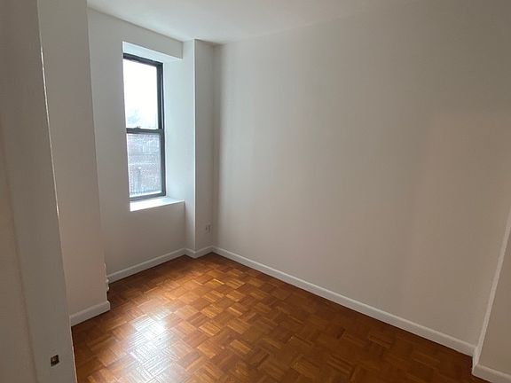 5th image of 203 E 27th St #35B