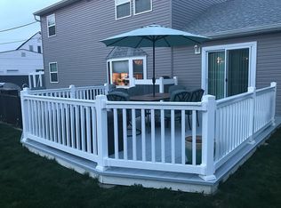 23 Woodbine Rd, Levittown, PA 19057