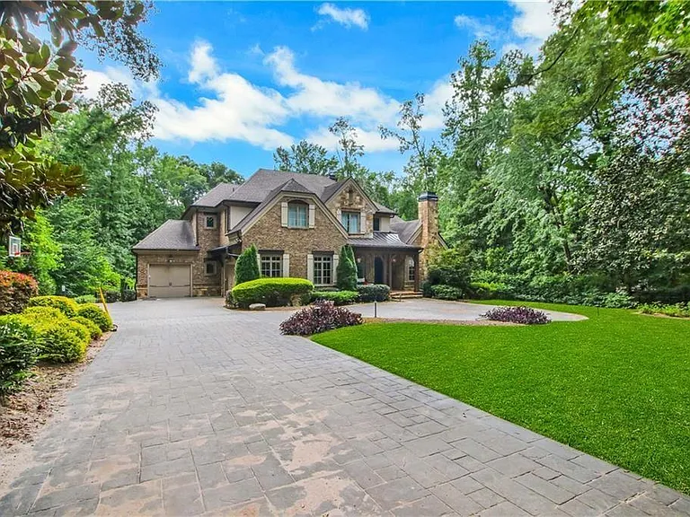 5265 Peachtree Dunwoody Rd — Photo 87
