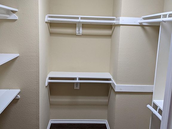 4th image of 1125 Kathy Ln Suite 2