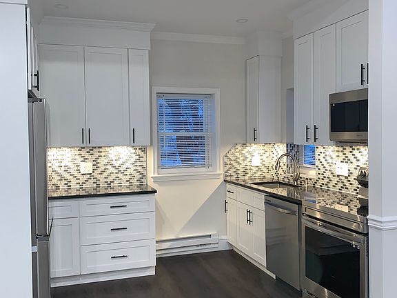 3rd image of 1643 Prospect Ave #1