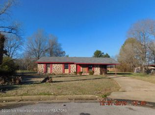 37 Cooper Cir, Lambert, MS 38643