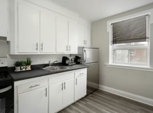 25 Nash Rd N #206, Hamilton, ON L8H 2P4