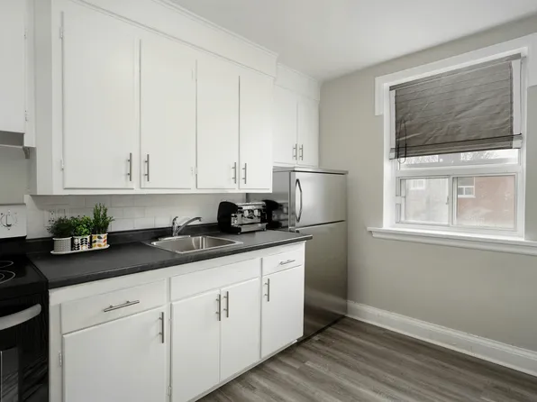 25 Nash Rd N #109, Hamilton, ON L8H 2P4