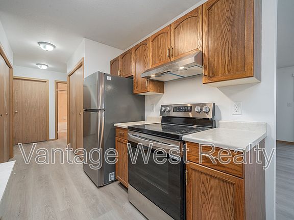 4th image of 3854 Gordon Dr #290