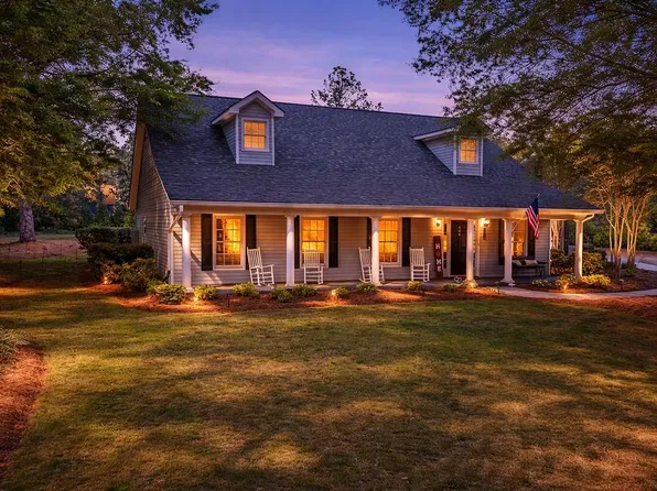 906 Saddle Hill Rd, Greenwood, SC 29646