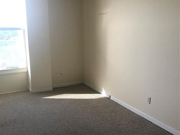 5th image of 2020 NE 135th St APT 706