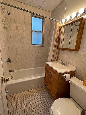 4th image of 31-32 34th St #2R