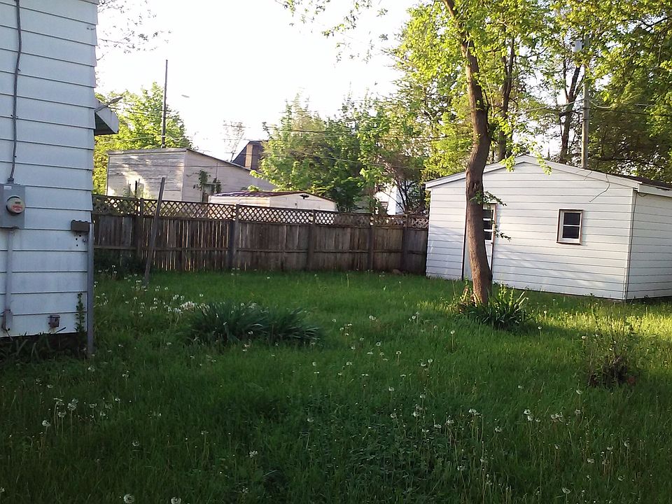 Storage Shed in back