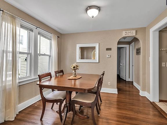 3rd image of 379 Victoria Blvd Floor 1