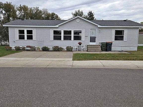 2nd image of 10267 Pierce Pl NE