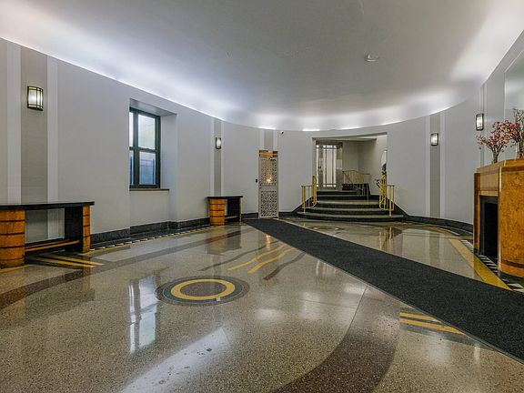 2nd image of 190 E Mosholu Pkwy S APT 4H