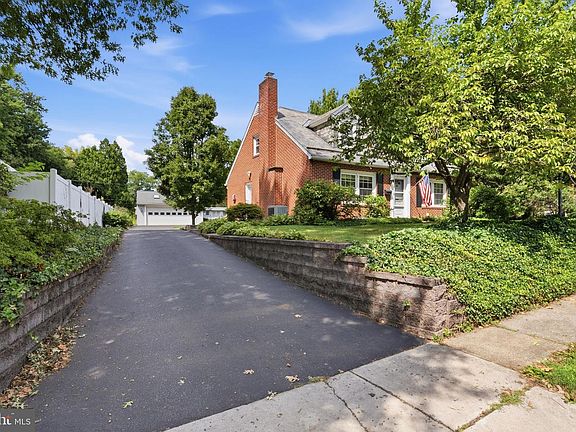 3rd image of 505 Elnore Ave