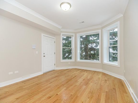 2nd image of 4145 N Oakley Ave #3