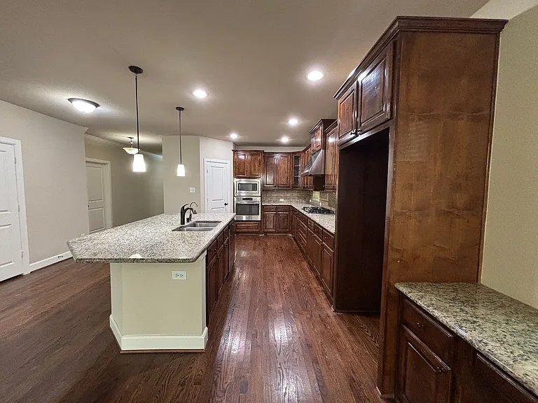 2908 N Umberland Dr — Photo 13