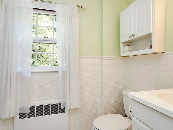 4th image of 43 Dogwood Ln