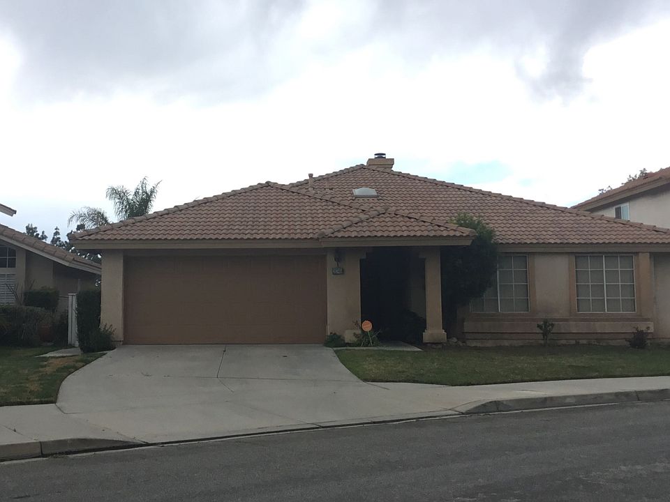 2nd image of 28749 Garden Cir