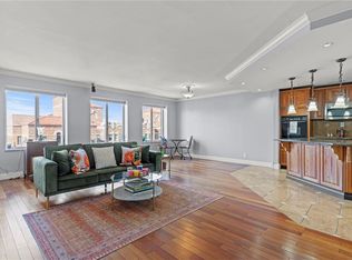 221 W 48th St APT 1004, Kansas City, MO 64112